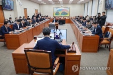 국회 정무위, '해킹 사고' 5대 은행장 국감 증인 소환