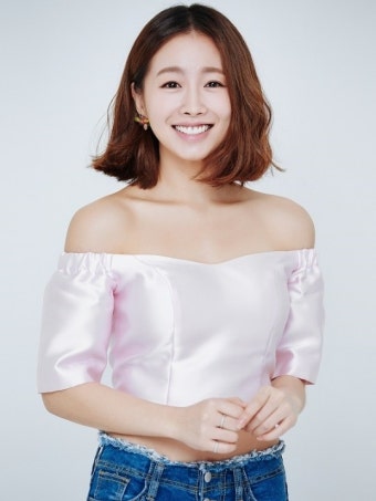 배우 한수아, 23일 키움 홈경기 시구
