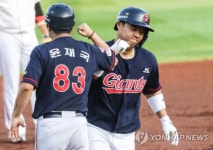 '한동희 멀티포 쾅쾅' 롯데, 5-3으로 한화 꺾고 2연승