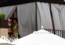 [스타포착] 홍진영, 놀라운 비키니룩…신지·솔비와 수영장