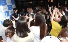 [현장포토] 가로수길이 들썩…송재림, 옴므파탈 꽃미남