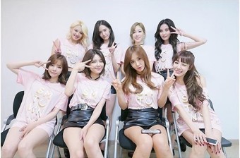 "우리 우정 영원해"…'소녀시대', 완전체 대기실