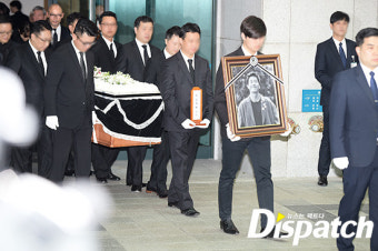 [현장포토] “잊지 않겠습니다”…故김주혁, 침묵의 발인