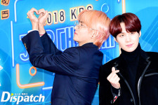 [현장포토] 안경으로 완성…뷔, 훈훈 비주얼