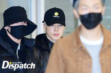 [현장포토] 스.포.트.라.이.트…지민, 눈부신 입국