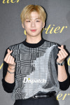 [현장포토] “오늘도 러블리”…강다니엘, 애교가득 하트