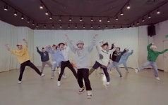 세븐틴, 스냅슛 안무 영상…이게 바로, 칼군무 정석