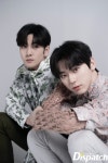 [컴백포토] 이 조합, 옳다...백호·민현, 낭만 보이즈
