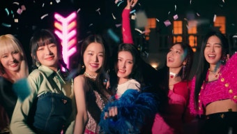 아이브, 데뷔 첫 2억뷰 M/V…