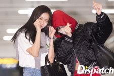 [현장포토] 예쁨 더하기 예쁨...지수·리사, 비현실 투샷