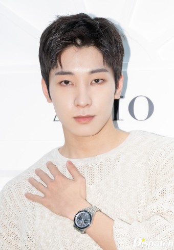 세븐틴 정한과 원우, 일본에서 디스 맨 10만 장 골드 인증 달성