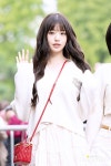 [현장포토] 예쁨 더하기 예쁨...장원영·안유진, 비주얼 투샷