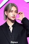 [현장포토] 나홀로 화보...현진, 인간 조각상