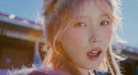 민들레 홀씨 된 아이유?...더 위닝, MV 티저 공개