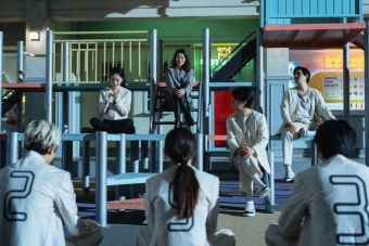 류준열X천우희, 묘한 표정...'더 에이트 쇼', 보도스틸