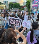 새벽부터, 오픈런입니다…아이브, 일본 흔든 매력 (스케치)