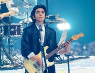 데이식스 성진, 솔로 출격…신보 타이틀곡은 체크 패턴