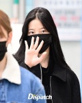 [현장포토] 마주치면, 두근…카즈하, 심쿵 눈맞춤