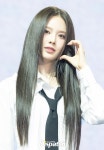 [현장포토] 모두가 주목…방지민, 비주얼 센터 (이즈나)