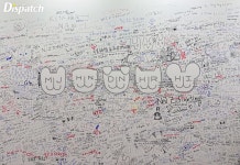 [디패Go] 혁명적 굿즈를 봤다…뉴진스, 홍콩의 독자행동