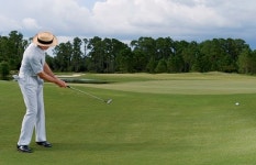 [GD 50대 교습가] 데이비드 레드베터, 그린 밖에서 퍼터를 활용하는 법