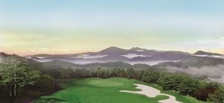 구름 위에서의 티 샷 티클라우드CC