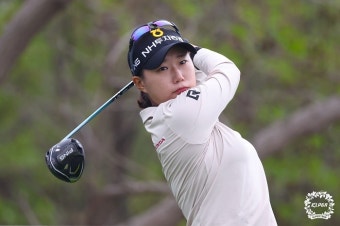 '톱10만 벌써 4차례'…박현경, 대상·위믹스 포인트 선두로