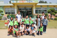 충주 오태환·박세환, 지역 초교 방문해 축구 클리닉