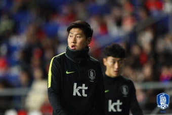 '이강인 부담 주지 않기' 벤투의 인내, 손흥민의 배려