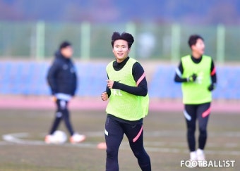 [포토] '해맑은 표정' 훈련이 즐거운 정상빈