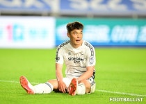 [포토] 허탈해 슛이 빗나가 아쉬워 하는 성남 이종호