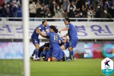 [케리뷰] 전진우 추가시간 극장골 수원, 성남 상대로 1-0 승리