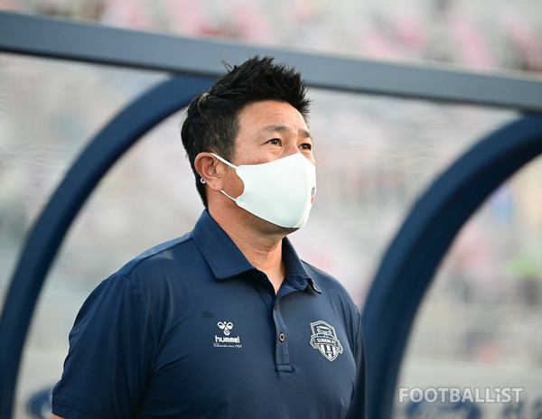 서울 이랜드FC 감독 김도균, 승강 놓친 것 아쉽지만 실패가 아닌 성장의 계기로 밝혀