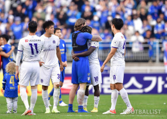 [포토] 아코스티 위로하는 불투이스