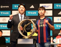 [포토] 공격축구 이어간다 김도균 감독과 윤빛가람