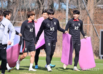 [포토] '화기애애한 오전훈련' 축구대표팀