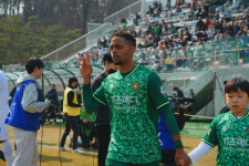 안양 잡은 김포, 1위 김천까지? 9경기 무패 행진 도전