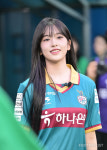 [포토] 시축하러온 대전의 딸 안유진