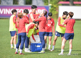 [포토] 물 마시는 여자축구 대표팀