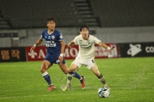 [케리뷰] 추상훈 결승골 전남, 충남아산 원정 수중전에서 1-0 승리…6위 도약