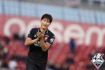 [케리뷰] '안재준 해트트릭' 부천, 경쟁팀 전남 꺾고 K리그2 준플레이오프로…4-1 완승