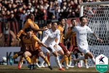 [케리뷰] 정효볼 광주, 린가드-김기동 감독 데뷔전 FC서울에 2-0 완승
