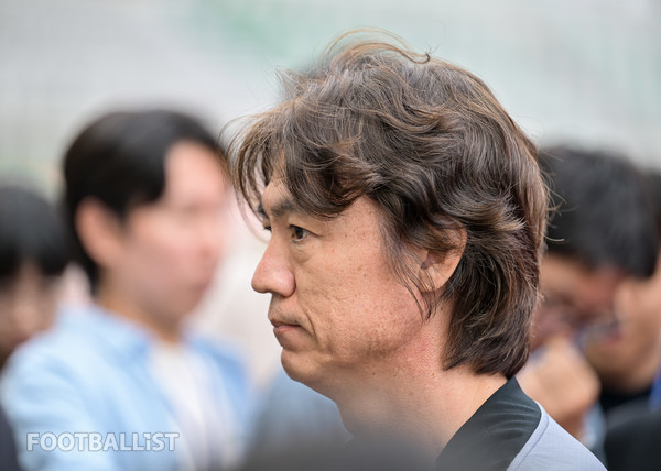 홍 감독, 환상적인 프리킥으로 주목받는 황문기와 신인들을 관찰 중