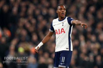 토트넘, 애스턴 빌라에 0-2로 패배하며 시즌 21번째 패배 기록하여 실망스러운 시즌 보내고