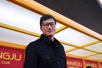 '징계는 오히려 팬들 만날 기회' 이정효 감독, 9일 대구전에서 사인회 갖는다