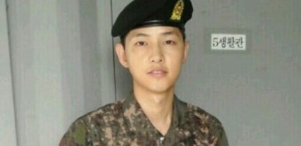 송중기 군복 사진…군기 잡힌 표정, 수척해진 외모 '안쓰러워'