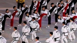 가장 마지막에 남북 공동 입장…최종 점화자는 누구?
