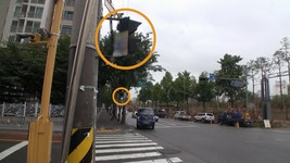 [소탐대실] 학교 앞 신호등, 누가 자꾸 돌리나
