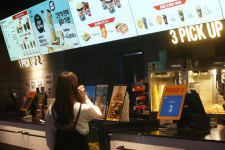 [Q&A] 25일부터 영화관 팝콘·마트 시식 가능해진다…취식 안되는 곳은?