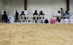 고기 불판 앞에서 소중한 한표를…여기 투표소 맞습니다!